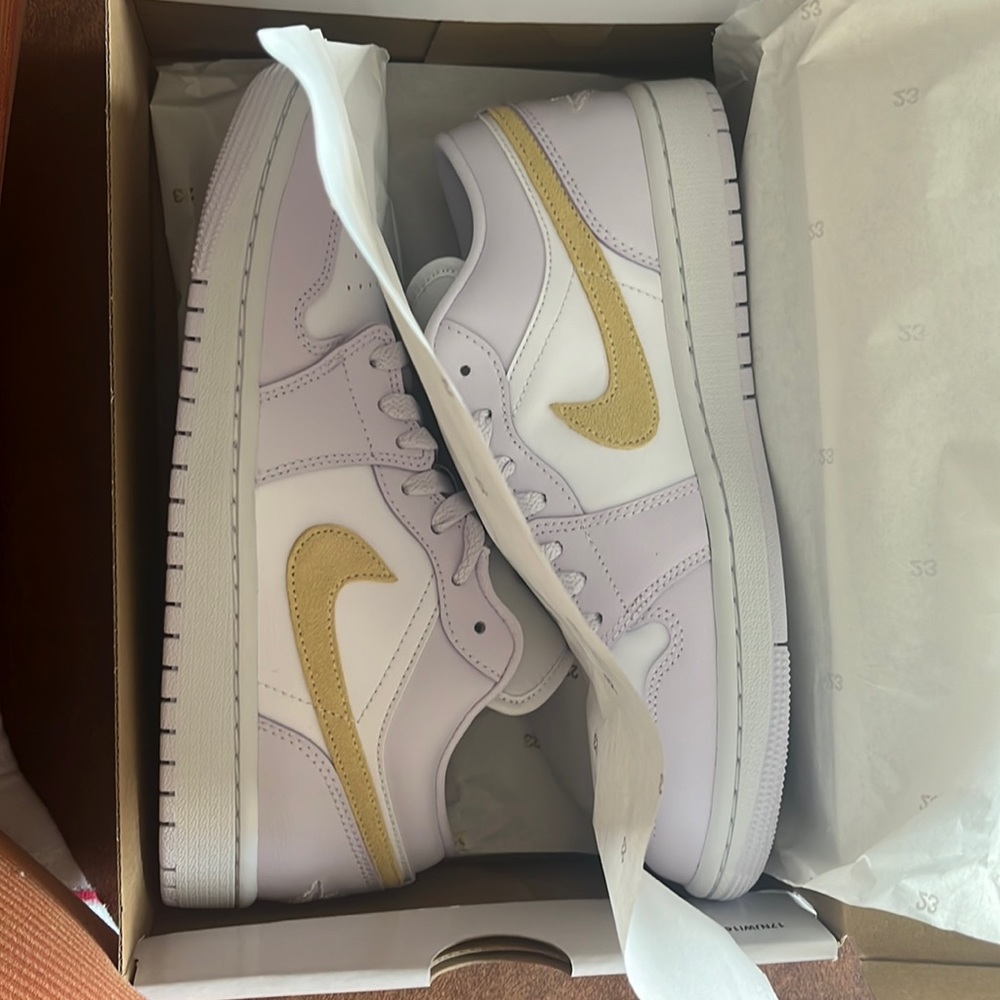 Women’s Nike Air Jordan 1 Low Barely Grape